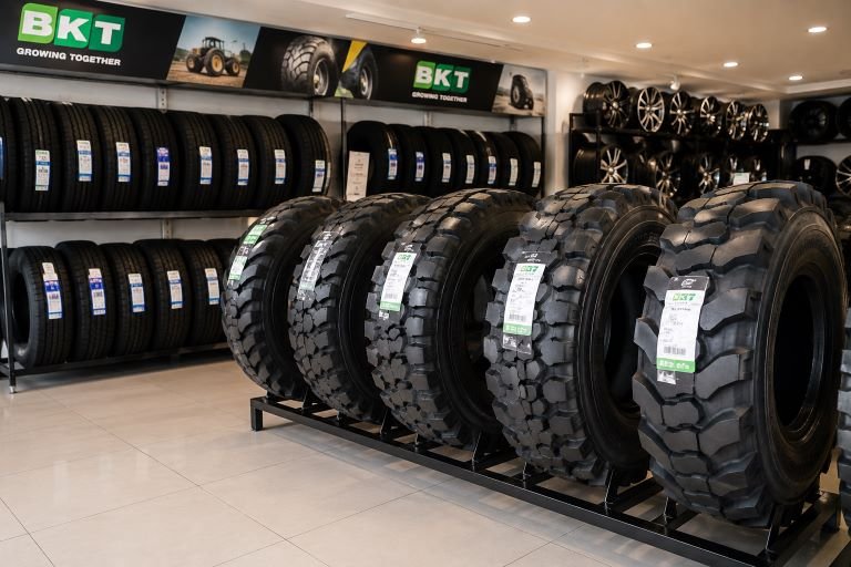 Industrial Tyre Dealer in Noida - Tyres Shoppe