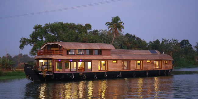 Premium Houseboats in Alleppey | Luxury houseboats in Kerala