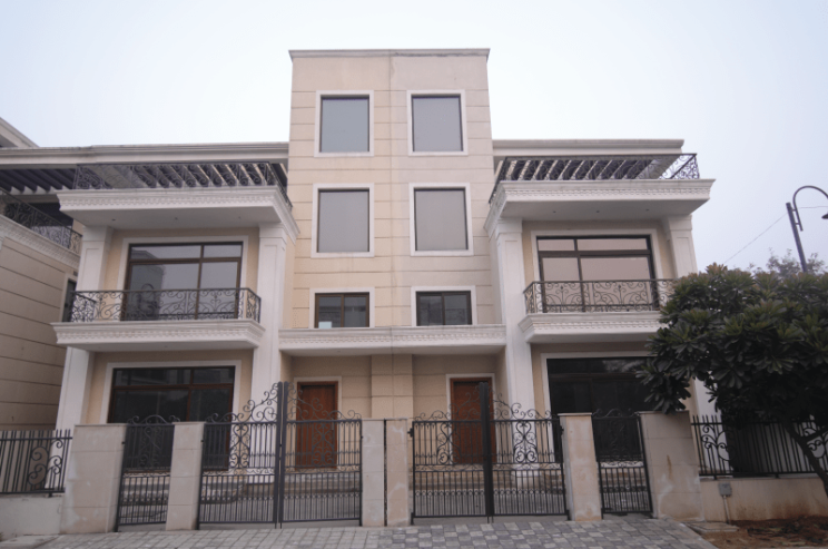 Luxury Flats In Golf Course Road