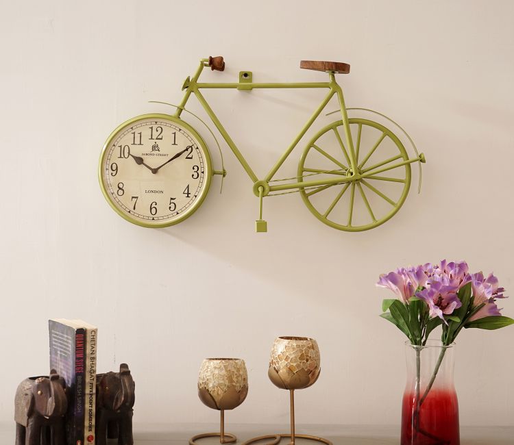 “Statement Clocks for Modern Spaces