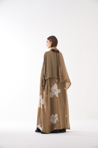 Elegant Abayas by WearThree – A Perfect Blend