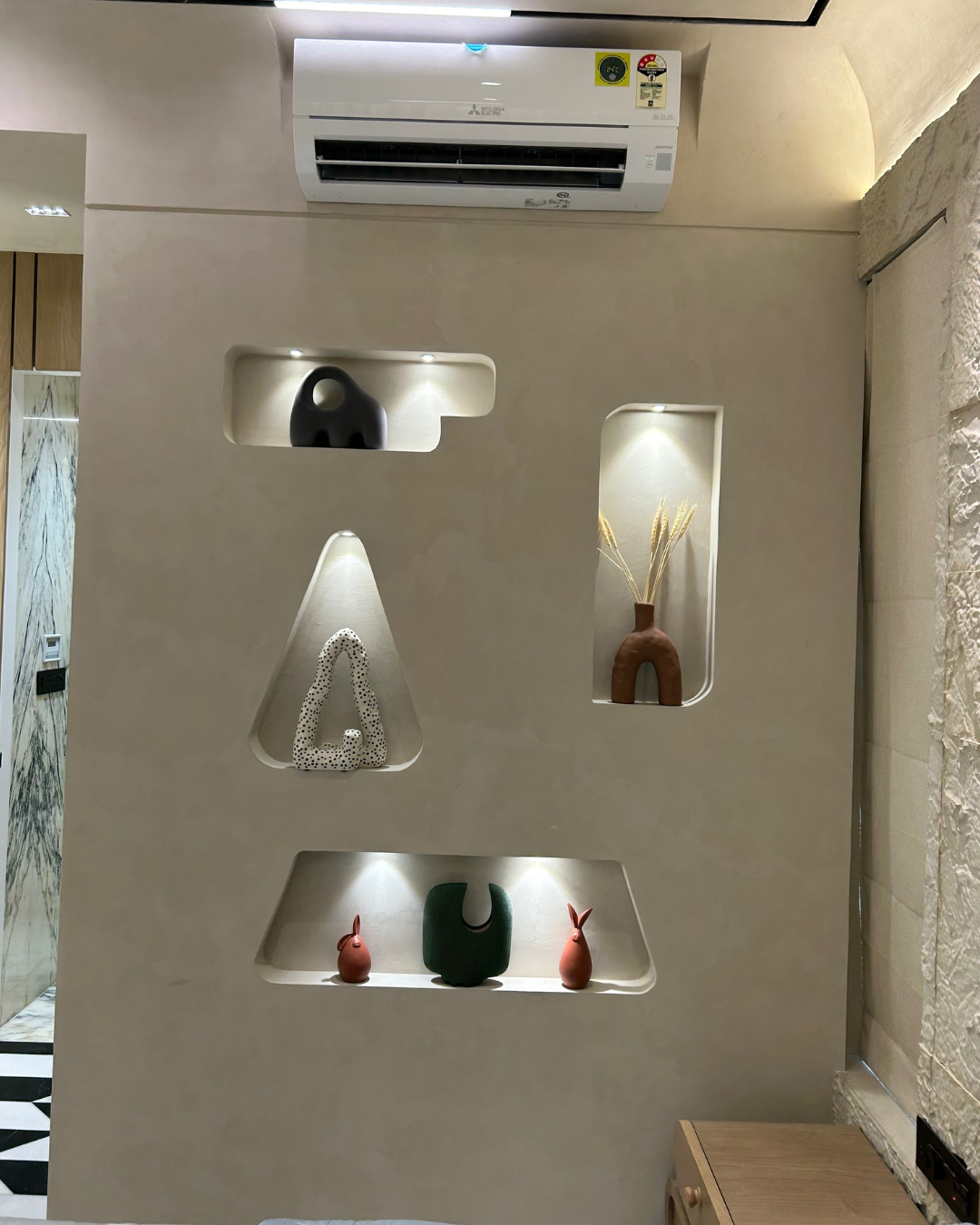 Highlight your wall with concrete texture .