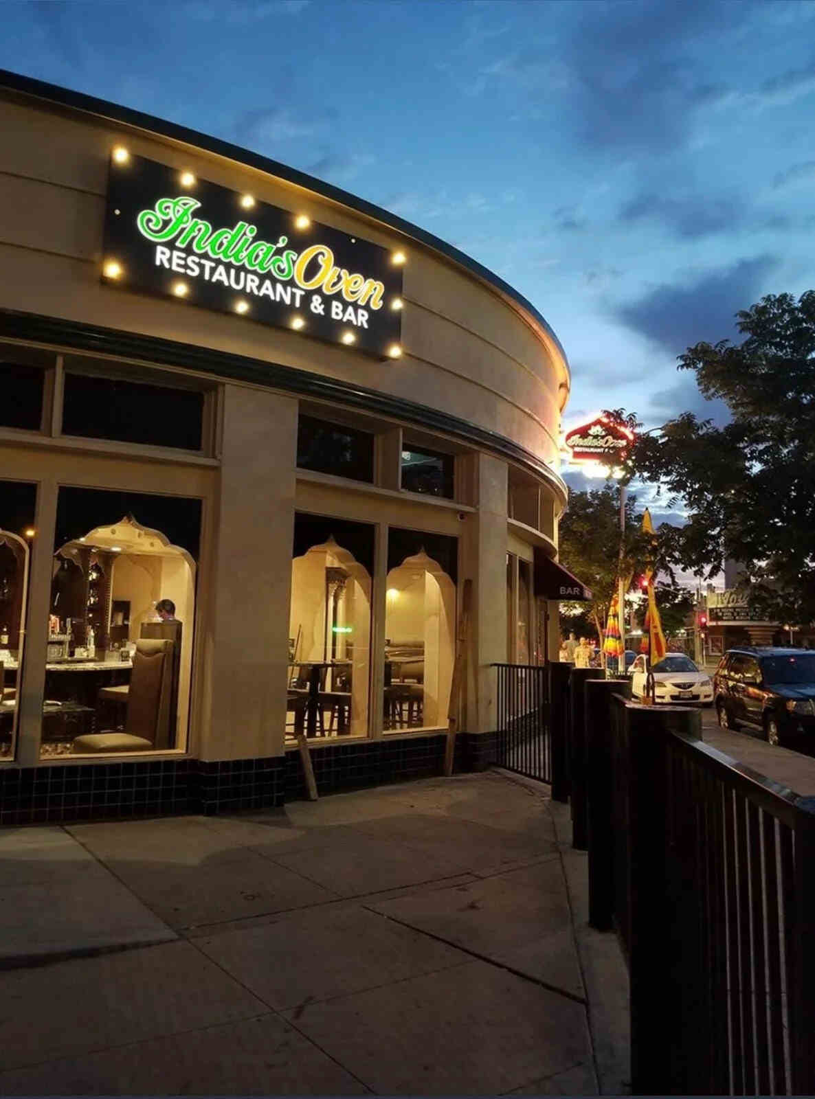 India’s Oven Banquet Hall–A Venue That Turns Your Dre