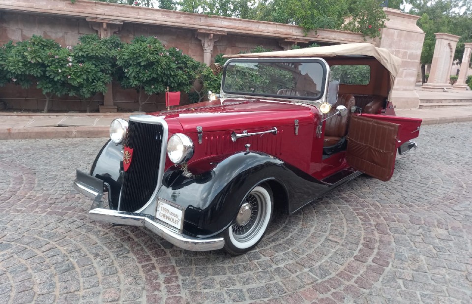 Toyota Hiace Wedding Car Hire in Jaipur