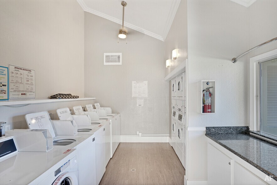 SPACIOUS 1 BED/ 1 BATH APARTMENT IN CLAREMONT