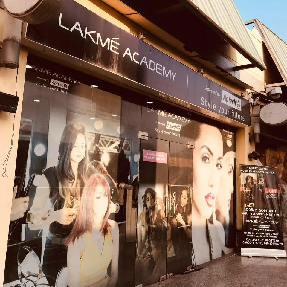 Lakmé Academy – Hair Styling Course in Rohini