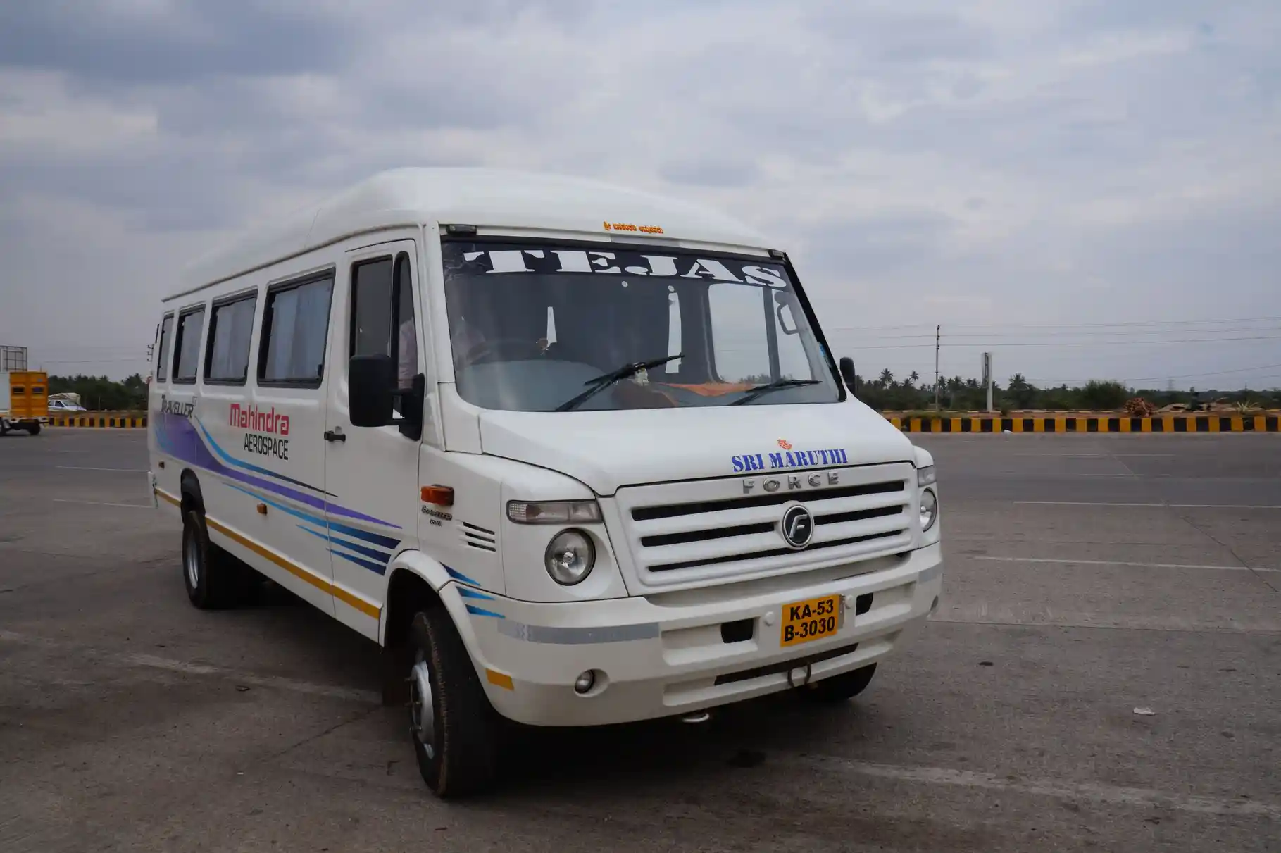 Tejas Travel’s 17-Seater Tempo Traveller Per KM Rate