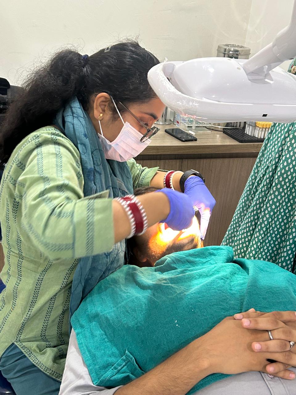 Dr Kanika Arora Behl | Best Orthodontist & Dentist | N