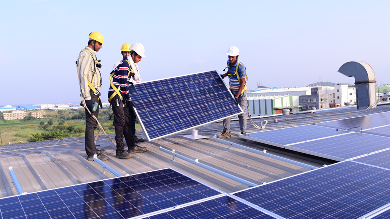 Professional Solar Panel Installation in Dubai for Max