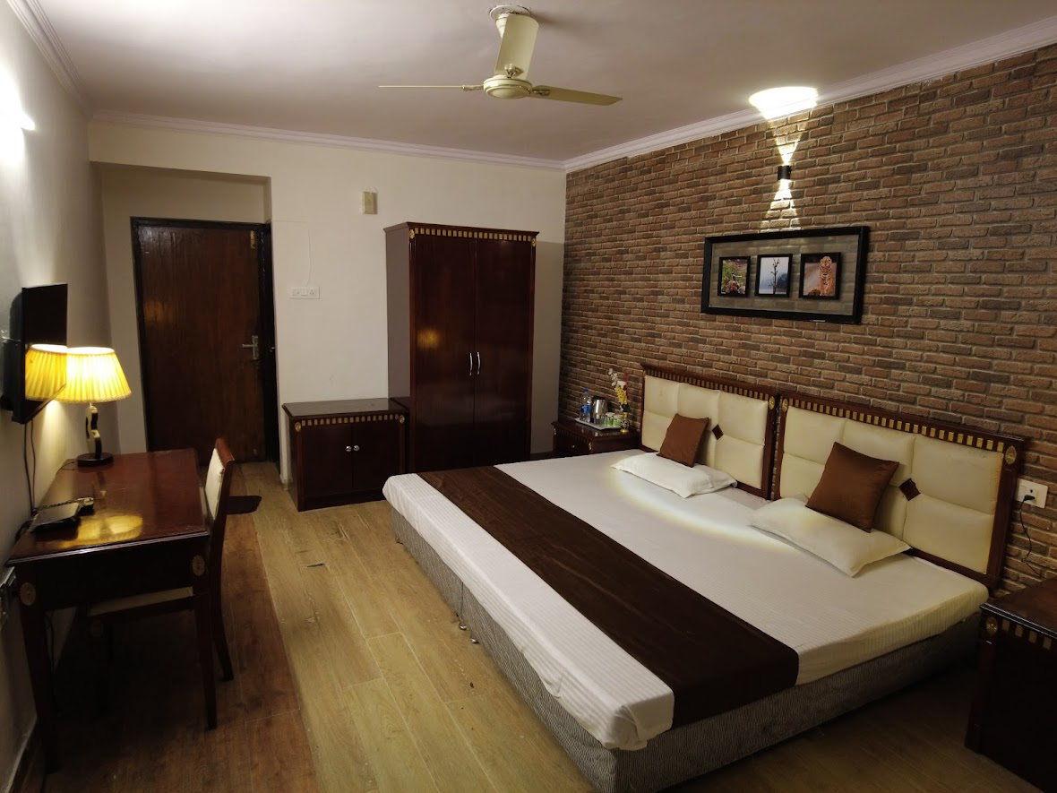 Nainital Lake View Hotel