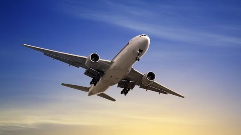 ¿Cuál es el número de teléfono de Emirates atención al