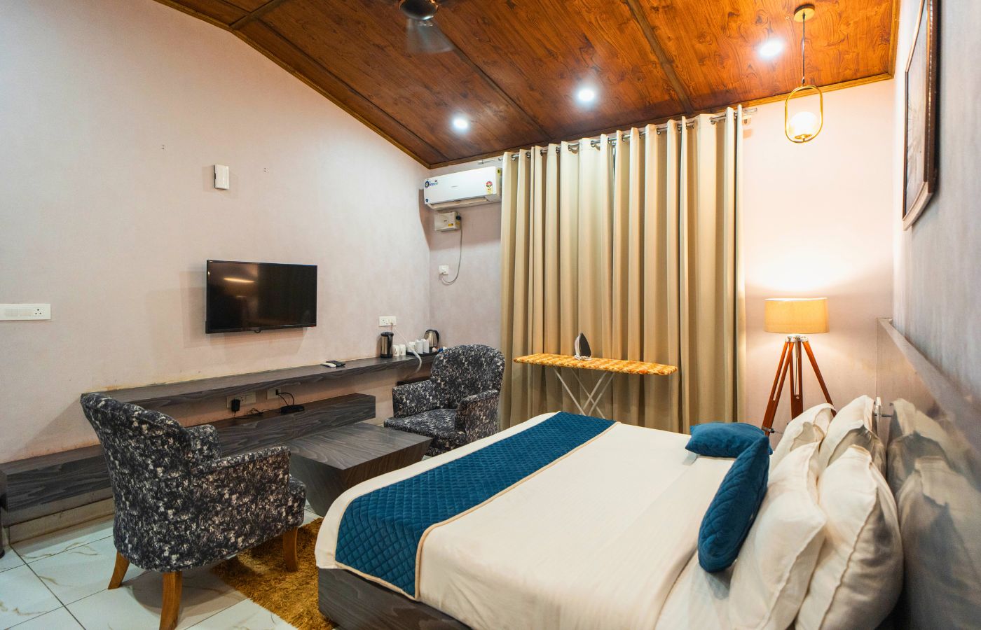 Shivjot Farms & Resort