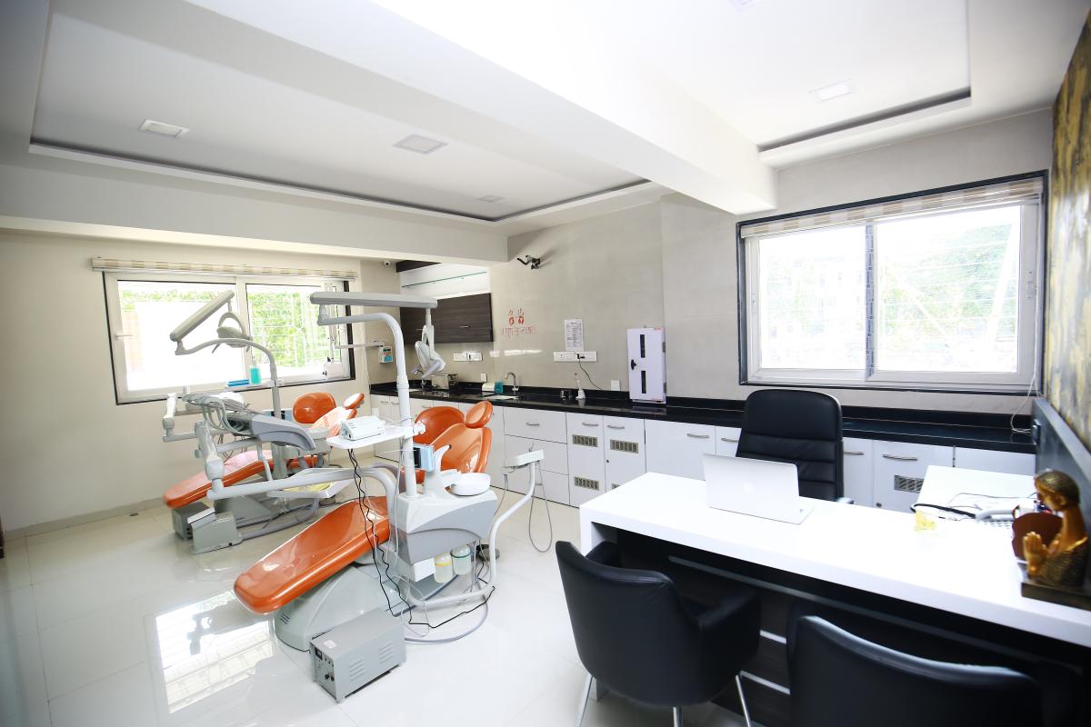 Dental Clinic in Vashi