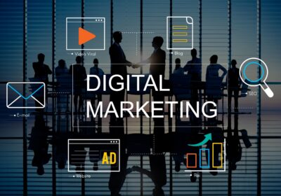 digital-marketing-with-icons-business-people-1