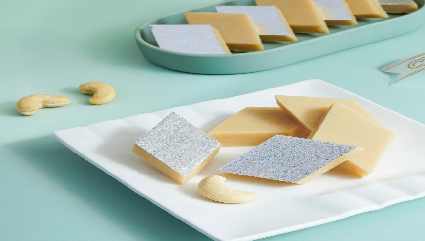 Buy Fresh Kaju Katli Online from Maakhan Bhog