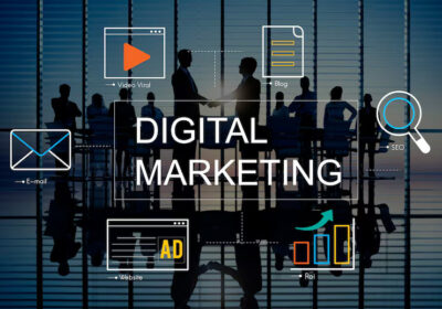 digital-marketing-with-icons-business-people_53876-94833